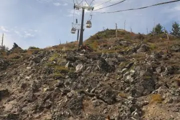 Hurdle over rocky cliffs