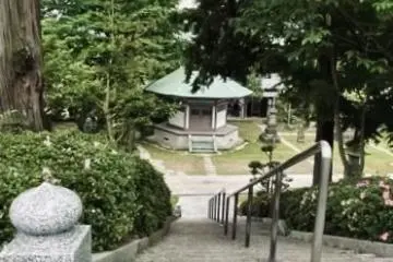 You will have a peaceful moment in the temple
