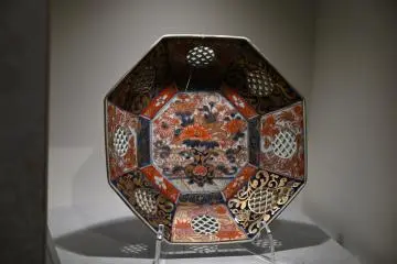 Plate