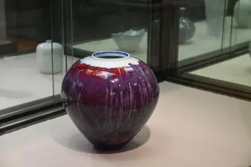 Modern pot