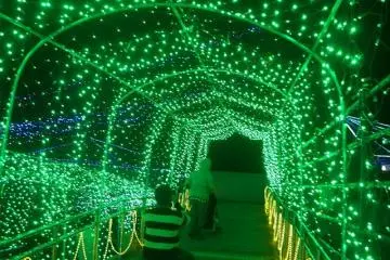 arcade of dreamy jade lights