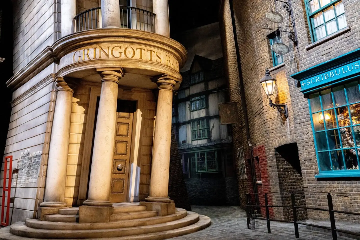 Gringotts Wizarding Bank (Photo: © Warner Bros. Entertainment Inc. – Wizarding World publishing rights © J.K. Rowling)