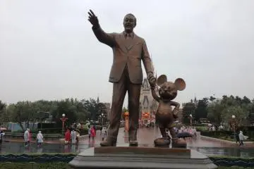 พบวอล์ต ดิสนีย์ และผองเพื่อน