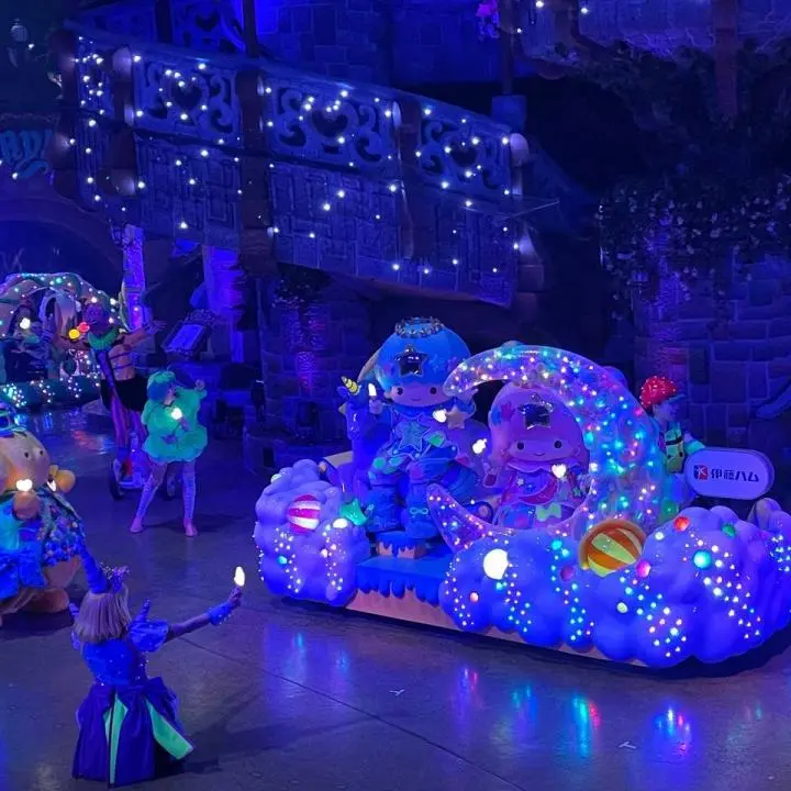 Immerse Yourself in Sanrio Puroland's Miracle Gift Parade - Japan