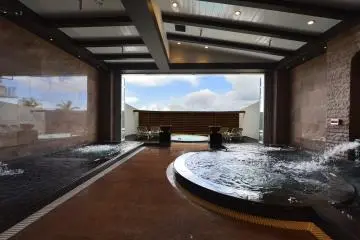 Spa (Photo: Oriental Hotel Okinawa Resort & Spa)