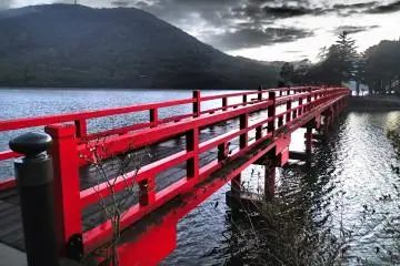 <p>Jembatan menuju Kuil</p>
