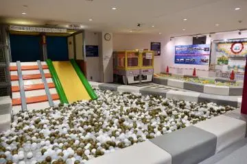 Ball pit