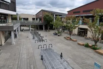 Oasis Plaza