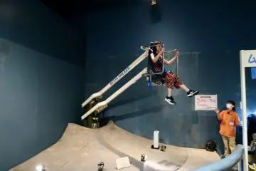 Moon gravity simulator