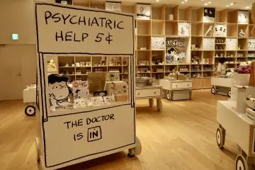 Gift shop (Ⓒ 2023 Peanuts Worldwide LLC)