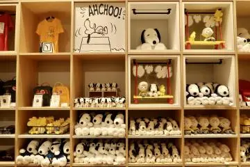 Take Snoopy home with you (Ⓒ 2023 Peanuts Worldwide LLC)