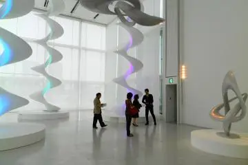 The lights in these sculptures change according to the movements of visitors.