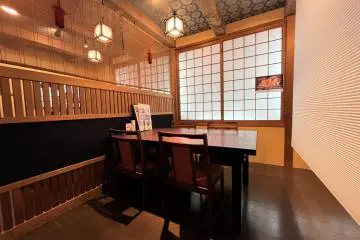 booths for eating (with seats)