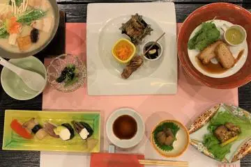 Everything here is vegan, even though it tastes better than meat