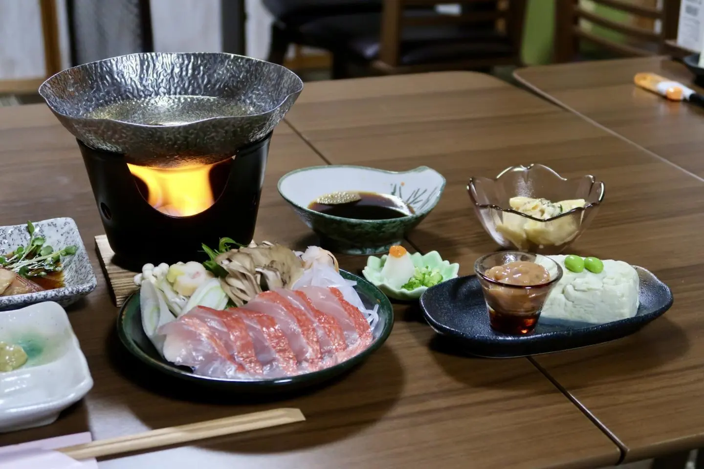 Shabu shabu and assorted delicacies (Photo: Zaid Izzuddin / JT)