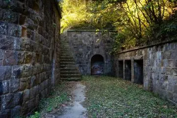 Somehow it reminds me of the ghibli world when visiting. Situated atop a hill remains as it is today. Visit there when the sun is still up. 