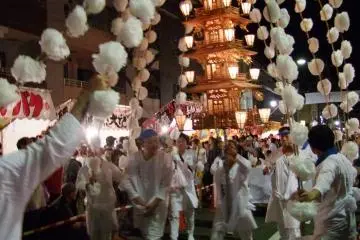 ขบวนแห่โคม