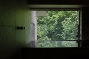 Bath for Standard Zen Suite (Photo: Tobira Onsen Myojinkan)