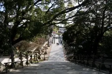 신사로 가는 길