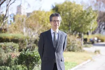 Sakae Naito, museum director of the Osaka City Museum of Art