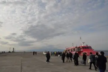 The festive jetfoil back to Tokyo