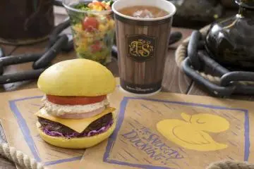 Duckling’s Dream Cheeseburger