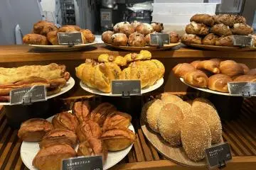 A wide variety of sweet and savory Japanese and French bread