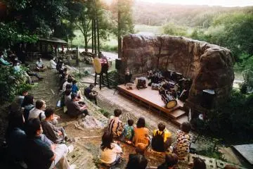 Setting during an open-air concert