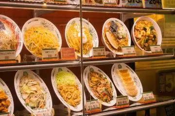 Photo: <a href="https://unsplash.com/photos/a-display-case-filled-with-lots-of-different-types-of-food-piiELQ_YZSQ" target="_blank" rel="noreferrer noopener nofollow">Ruth Duncan</a> / Unsplash