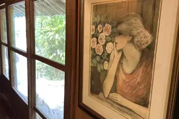 The decor of the restaurant is nostalgic
