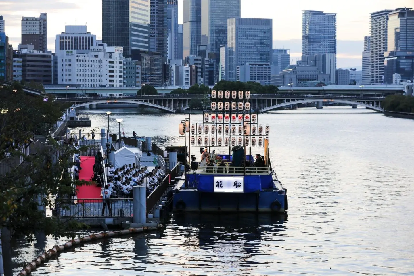 The Noh ship (Photo: Osaka Noh Festa)