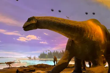 Huge dioramas with working animatronics give visitors a glimpse of how dinosaurs used to live