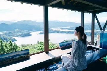 Ms. Kawaguchi at the “Terrace in the Sky” 