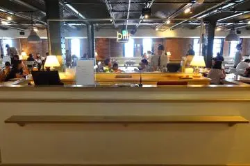 "bills" main entrance from inside the mall