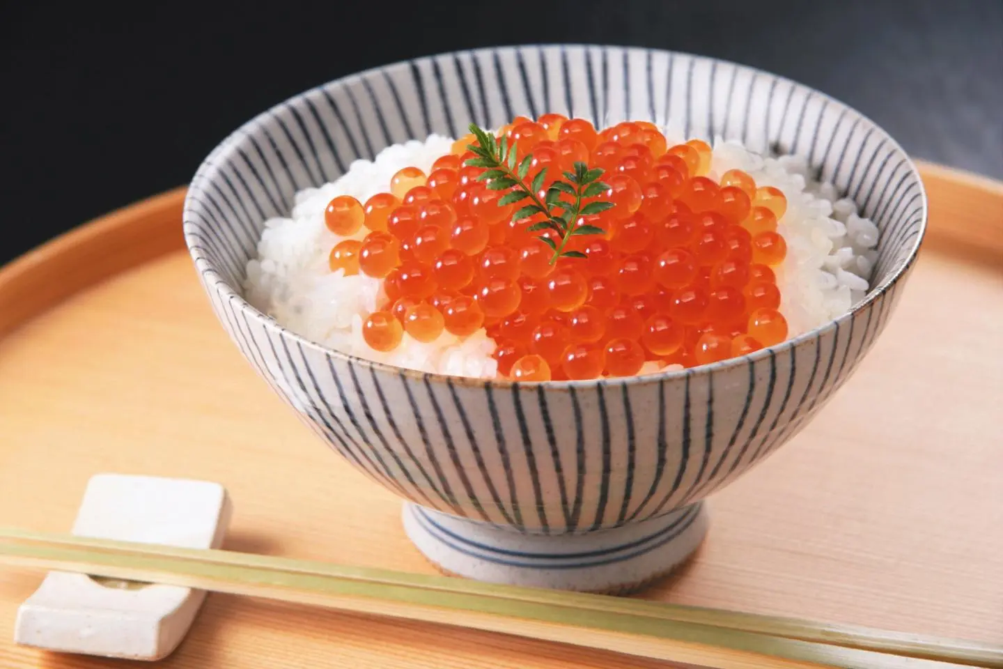 Ikura sur du riz (Photo: ©︎ KAWAKI FOODS)