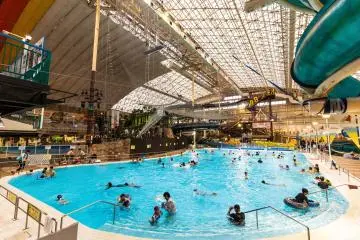 Parc aquatique intérieur du Spa Resort Hawaiians