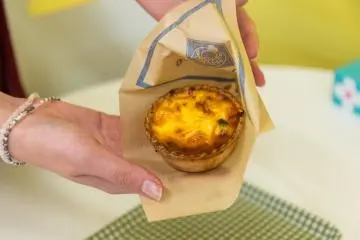 Quiche au poulpe à la confiserie Yamakiyo