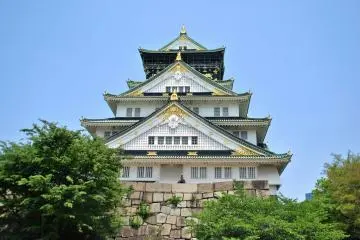 Photo: <a href="https://unsplash.com/photos/white-and-green-temple-under-blue-sky-during-daytime-h29Uu7BYF44" target="_blank" rel="noreferrer noopener nofollow">Stefan K</a> / Unsplash