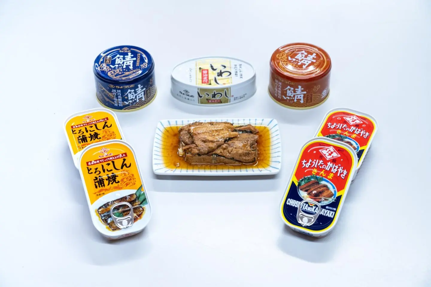 Gamme des produits les plus appréciés de Tawara Kanzume, notamment Chosita Kabayaki Sanma (Photo: Leslie Taylor)