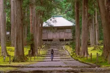 Heisenji Hakusan Shrine’s atmospheric grounds