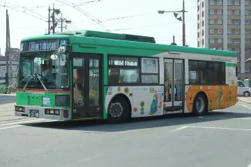 Kumamoto Toshi Bus is one of the companies that has nixed the use of IC cards for payment (Photo: <a href="https://commons.wikimedia.org/wiki/File:Kumamoto_toshi_bus03.jpg" target="_blank" rel="noreferrer noopener nofollow">Muyo</a> / <a href="https://creativecommons.org/licenses/by-sa/3.0/deed.en" target="_blank" rel="noreferrer noopener nofollow">CC BY-SA 3.0</a>)