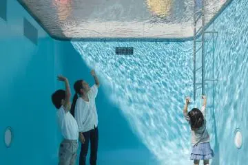 Leandro ERLICH, "The Swimming Pool", 2004; Collection: 21st Century Museum of Contemporary Art, Kanazawa
