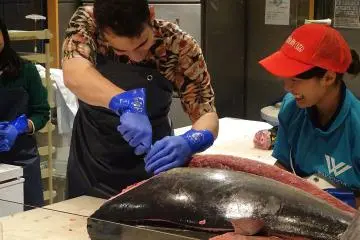 The pros teach us to slice a whole tuna
