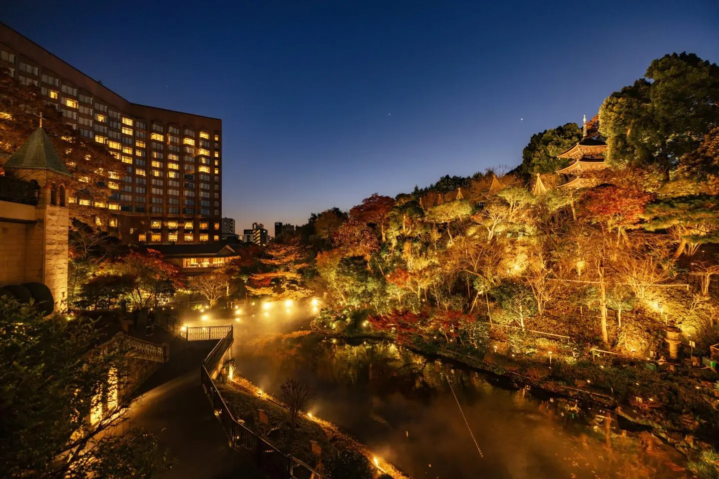 Chinzanso Garden at night (Photo: Fabien Recoquille)