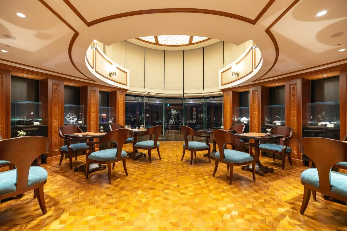 Le Ciel's gallery and seating area (Photo: Fabien Recoquille)