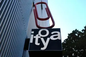 The great Ito-ya stationery store in Ginza has a link to the past.
