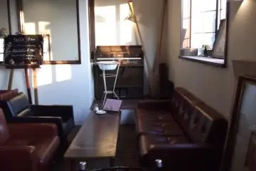 Gallery image
