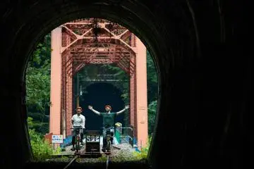 Explore tunnels and bridges along the Canyon Course route
