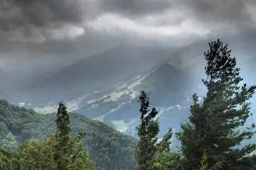 Clouds beginning to move in (Photo: Matthew Shewchuk)