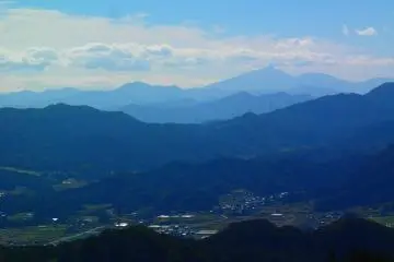 Looking down into Saragakyo (Photo: Matthew Shewchuk)